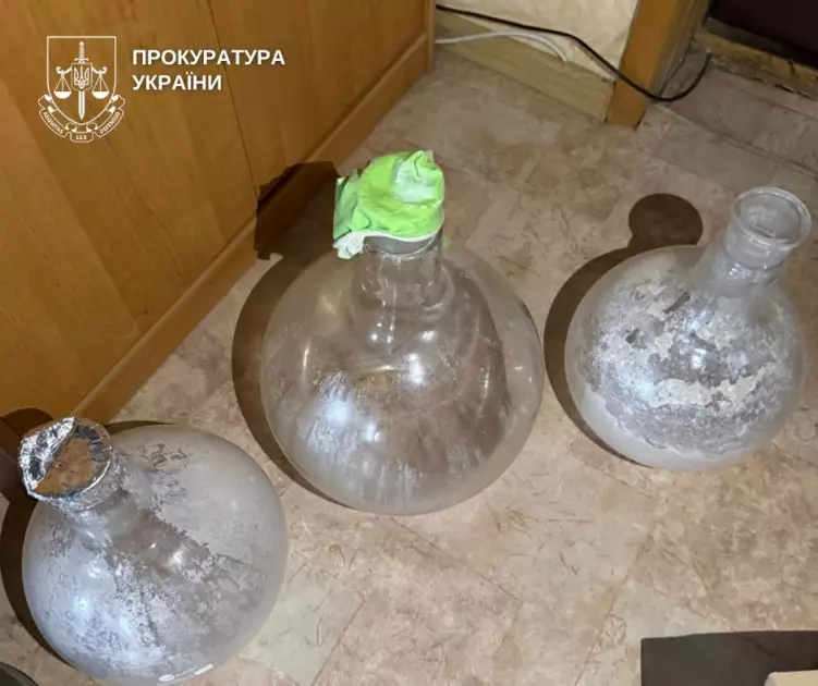 Підпільне виробництво в житловому будинку: киянці повідомили про підозру - 3