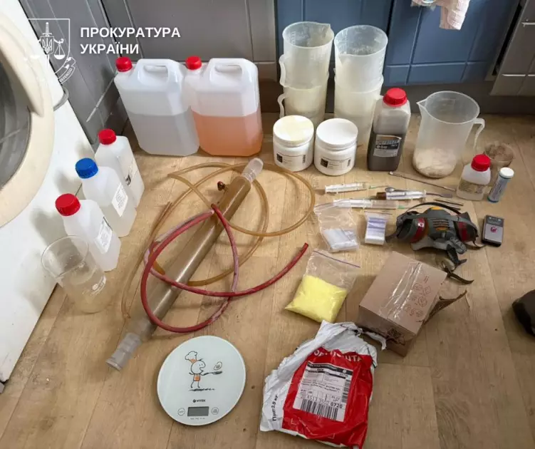 Підпільне виробництво в житловому будинку: киянці повідомили про підозру - 1