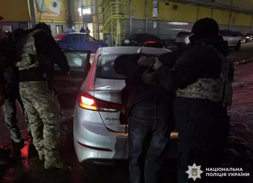 У Києві перекрили канал незаконного виїзду чоловіків призовного віку - 1