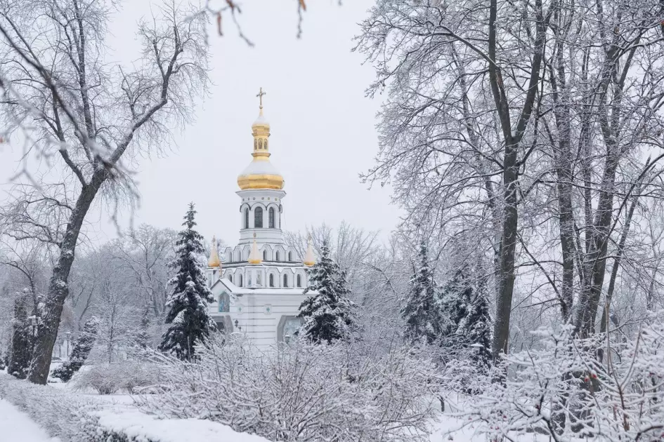 Крижана казка: мережу підкорюють фото засніженого Києва, від яких перехоплює подих - 1