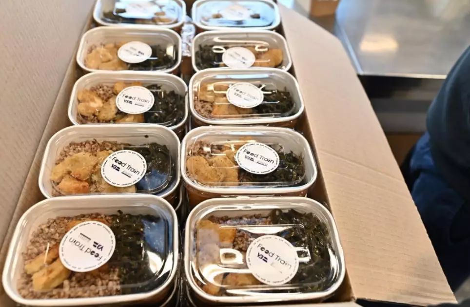 Ресторан на рейках проти блекауту: На Київщині розгорнули автономний Food Train для тисяч людей - 2