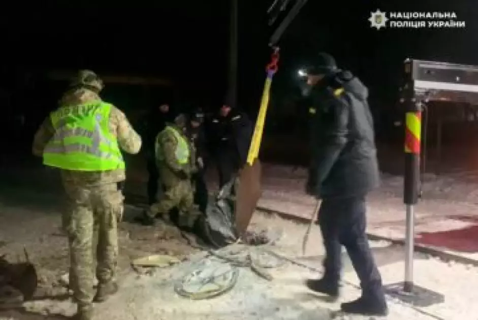 Ракета з бойовим зарядом упала поруч із будинками: що відомо про інцидент у Києві - 1