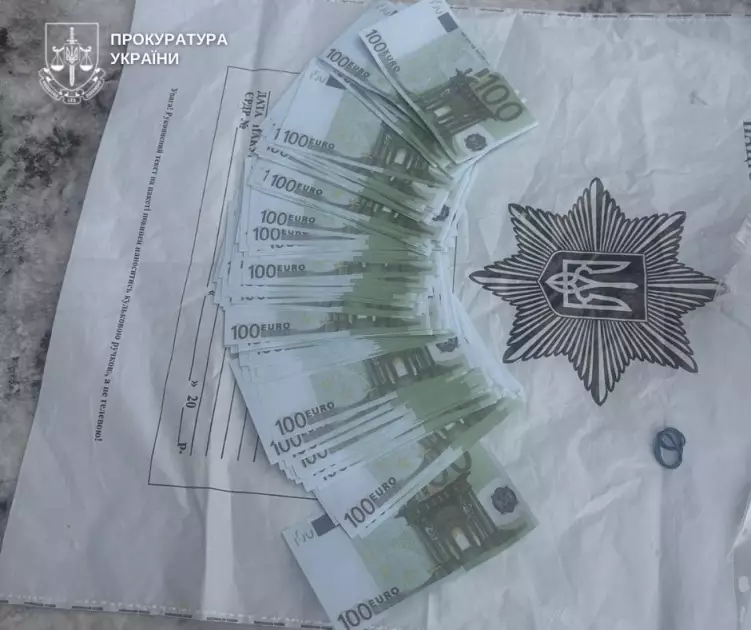 Лікар з Києва продавав “виїзд за кордон”: обіцяв переодягнути ухилянта в прикордонника - 1