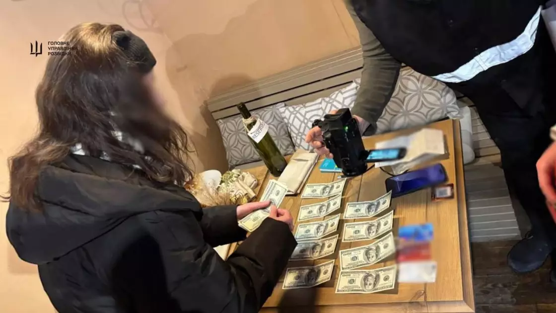 Намагалась проникнути в українські спецслужби: у Києві затримали агентку КДБ - 3