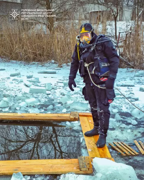 1,5 кг вибухівки під водою: на Київщині знайшли небезпечні уламки БпЛА - 4