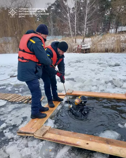 1,5 кг вибухівки під водою: на Київщині знайшли небезпечні уламки БпЛА - 2