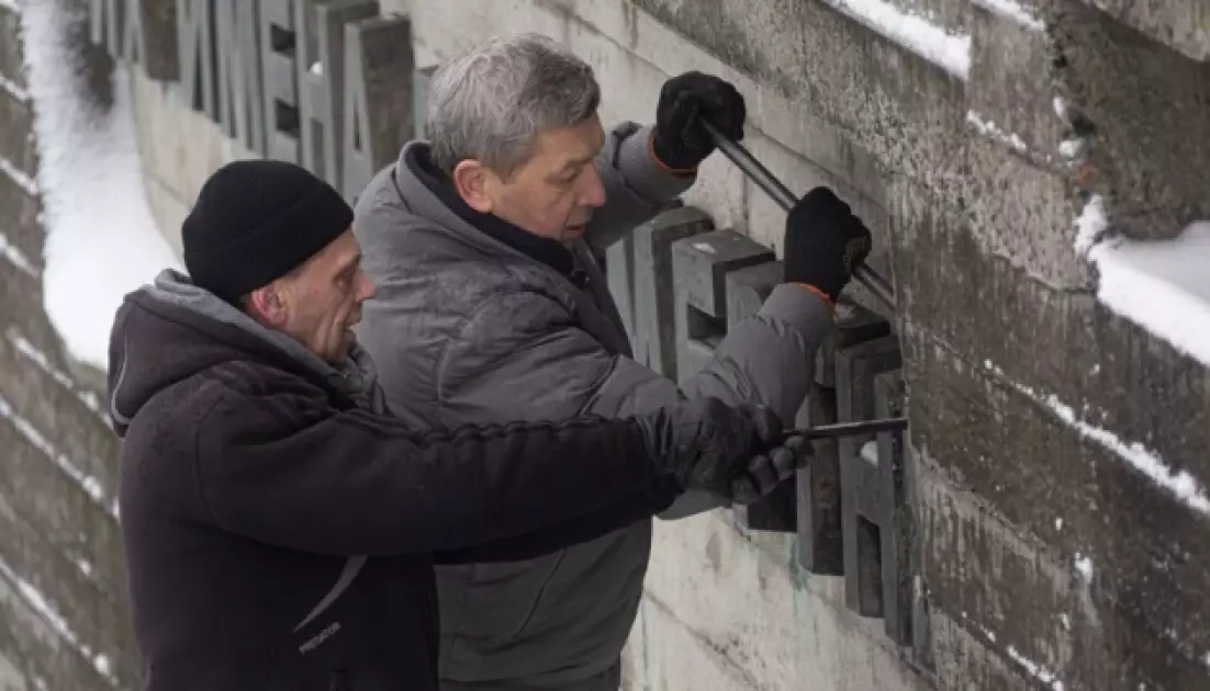 Музеї війни в Києві прибрали російськомовні написи радянського періоду - 1