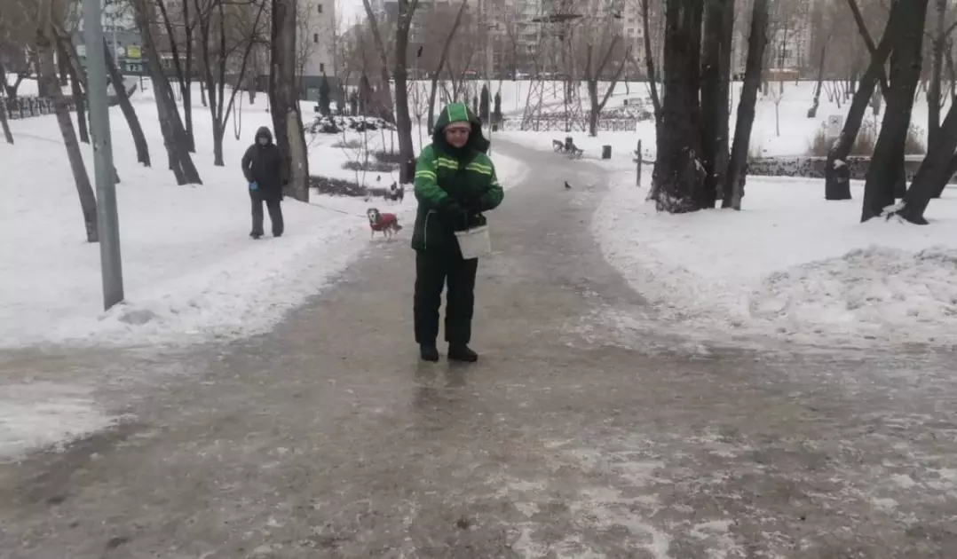 Київ під снігом: на вулицях працюють понад 200 одиниць спецтехніки - 3