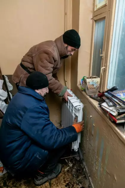 60 бригад Укрзалізниці відновлюють теплопостачання у Києві після обстрілів - 2