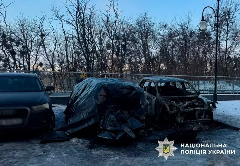 Porsche та Range Rover згоріли вщент: у центрі Києва затримали паліїв елітних авто - 2