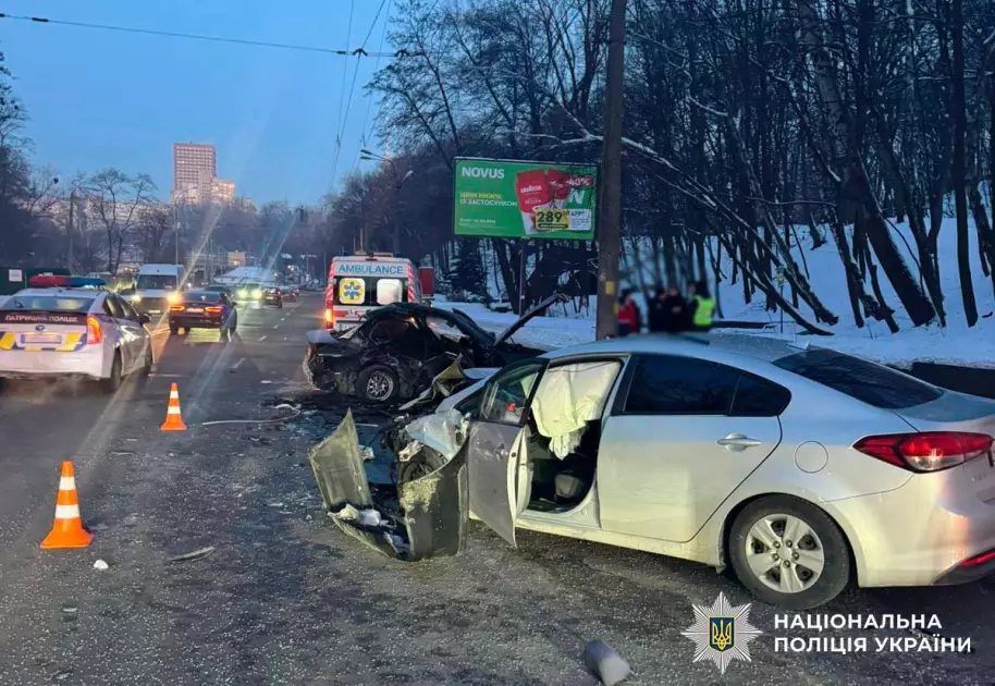 Смертельна аварія на Стеценка: пасажирка BMW загинула на місці - 1