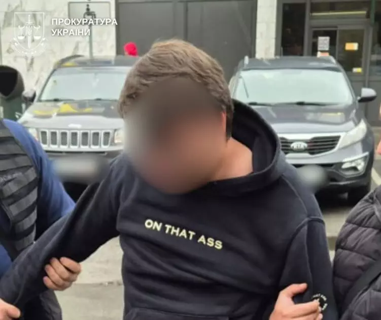«Бронь за $4500»: у Києві судитимуть інструктора автошколи, який обіцяв «вирішити» мобілізацію й виїзд за кордон - 1