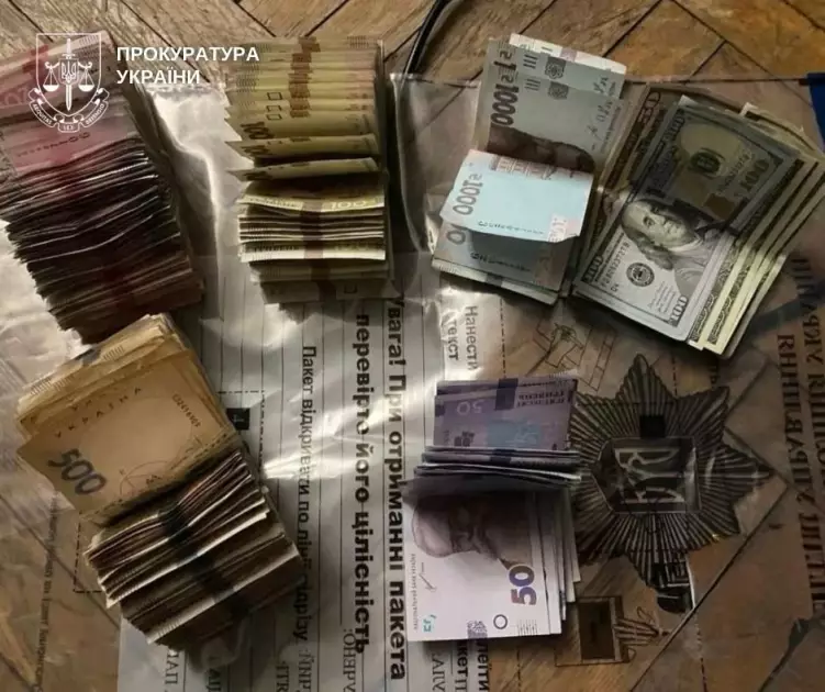 Канабіс у гіпсових зліпках зубів: у Києві до суду передали справу винахідливих наркодилерів - 5