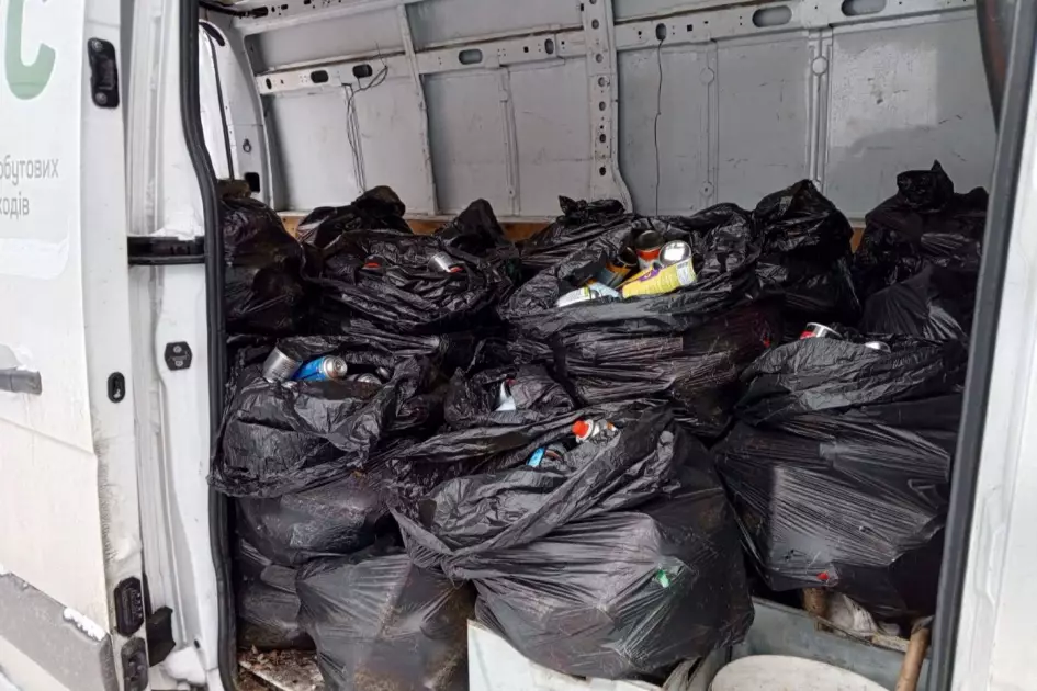 Київ продовжує збір туристичних газових балонів для українських захисників - 2