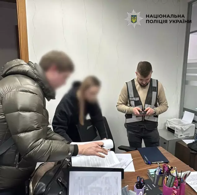 Нелегальна міграція за готівку: у столиці діяла схема з підробленими документами - 4