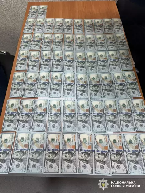 У Києві затримали екслікаря, який вимагав у ветерана ЗСУ 6 000 доларів за інвалідність - 1