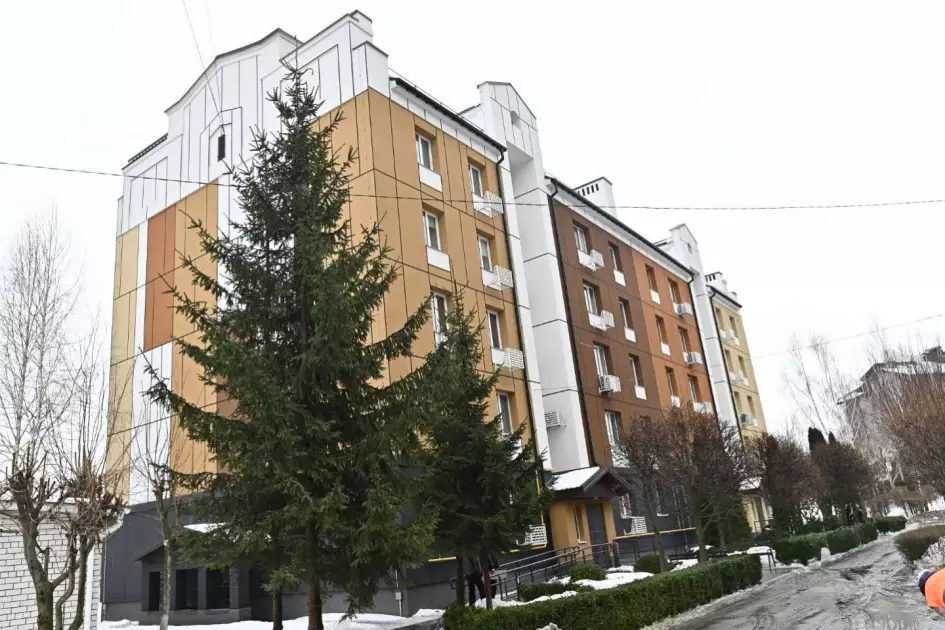 У Бородянці відновили ще 10 багатоповерхівок: 387 родин повертаються до оновлених домівок - 1