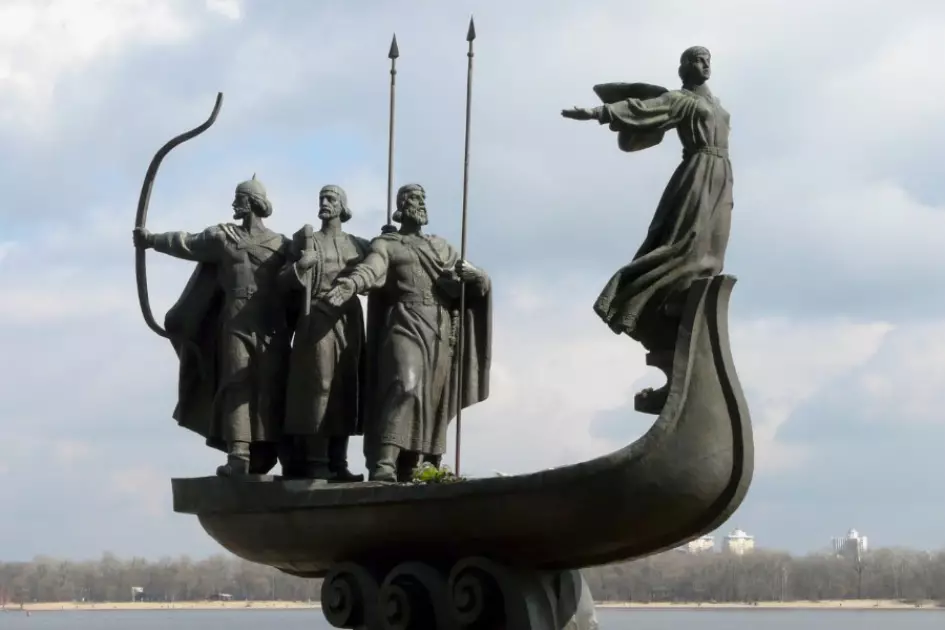 Визначні місця Києва: куди піти, щоб відчути місто, а не просто «подивитися центр» - 11