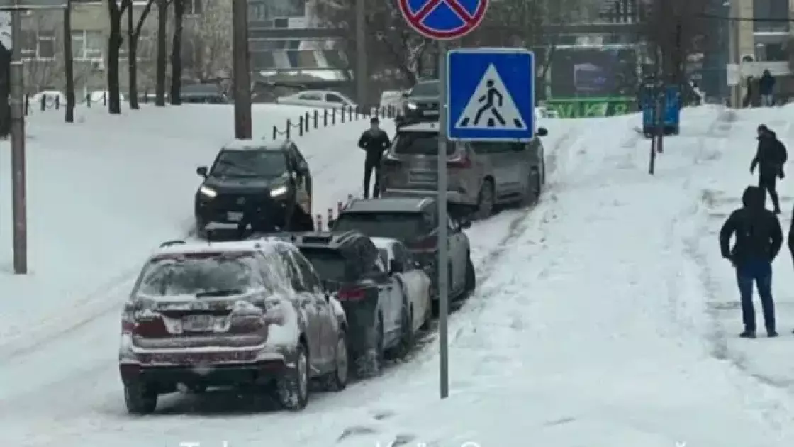 Зима паралізувала Київ і область: кілометрові затори, сотні ДТП і бездіяльність служб - 2