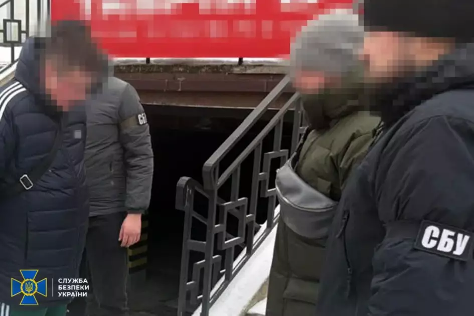 На Київщині викрили продаж підроблених «європейських» паспортів: за виїзд за кордон брали до $15 тисяч - 1