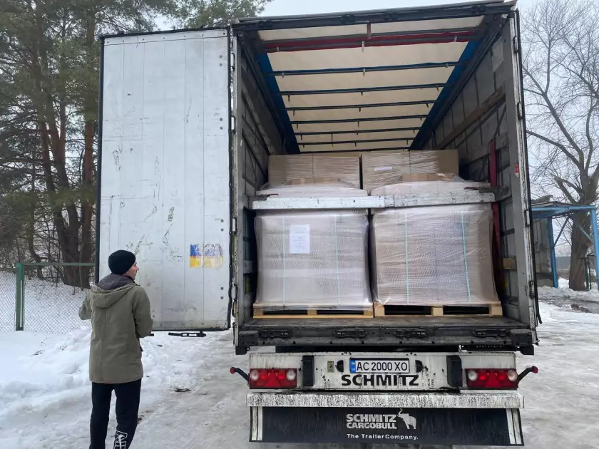 Броварська лікарня отримала гуманітарну допомогу з Німеччини: передали 40 медичних ліжок - 2