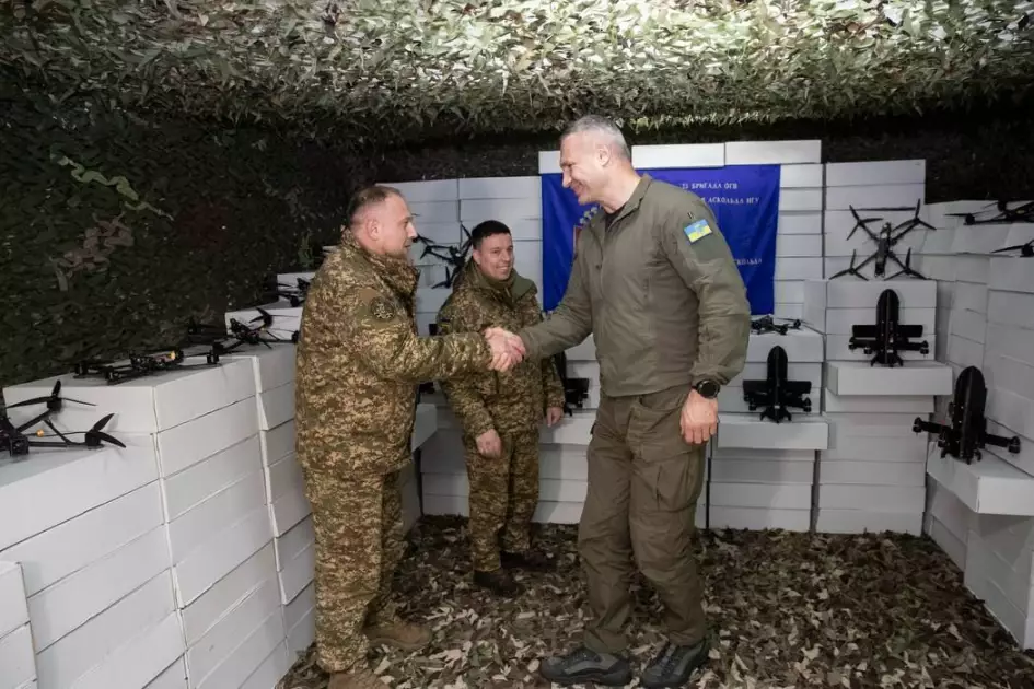 Кличко передав 1200 дронів бійцям Нацгвардії: серед них — 620 перехоплювачів для захисту Києва - 1