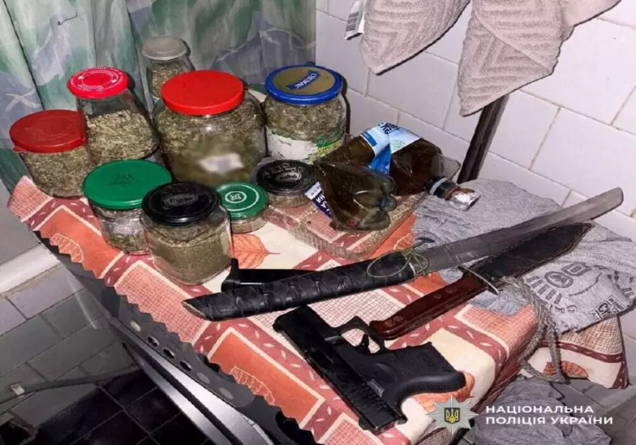У Києві викрили наркозбут «із рук у руки» та поштою: вилучено канабісу на 500 тис. грн - 3