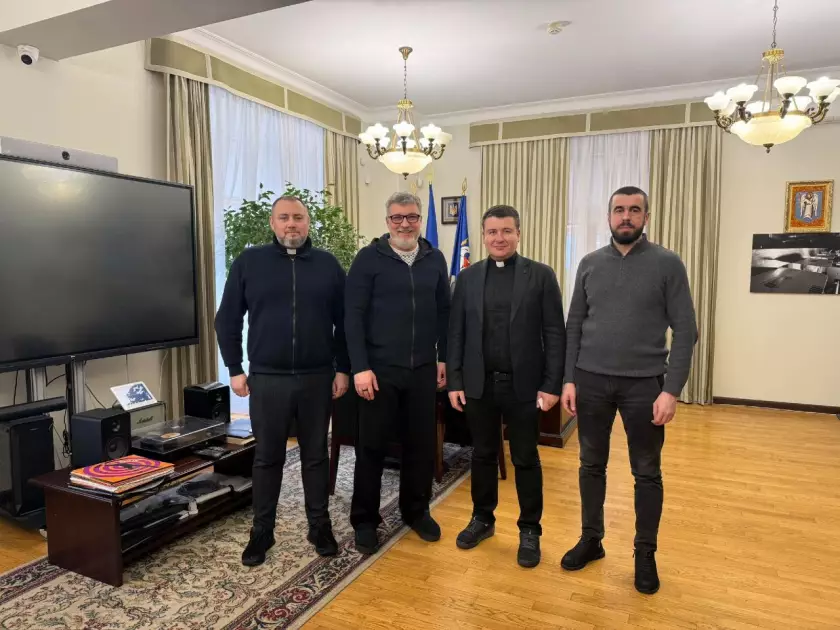 Київський спортивний ліцей отримав потужний генератор від благодійників - 2