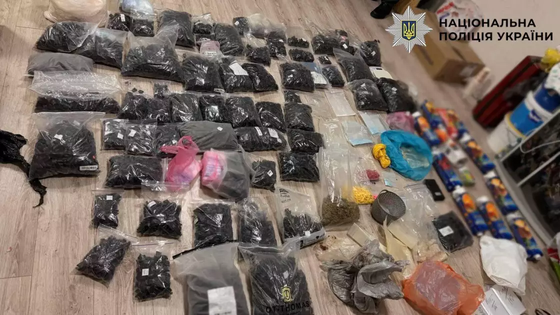 Операція «Рубікон»: у Києві ліквідували наркомережу з трьома підпільними лабораторіями - 6