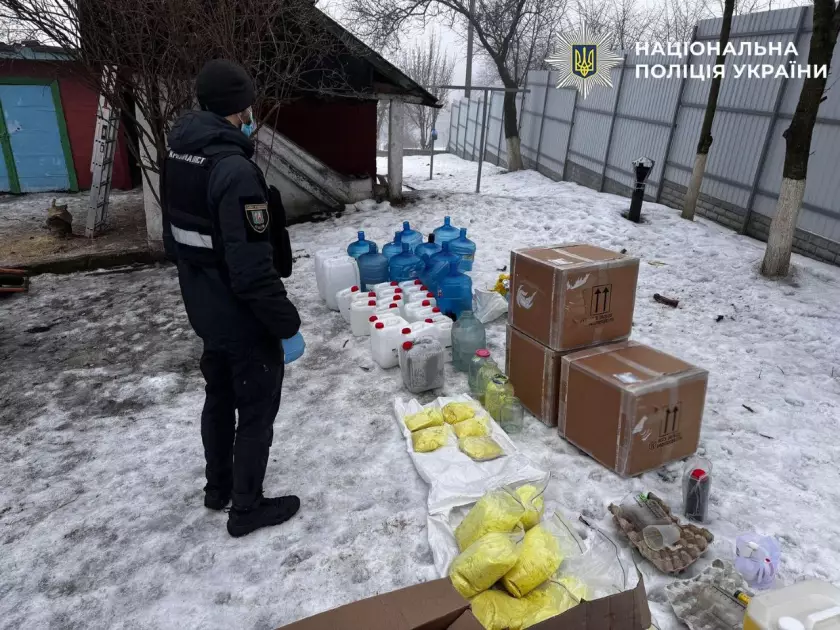 Операція «Рубікон»: у Києві ліквідували наркомережу з трьома підпільними лабораторіями - 5