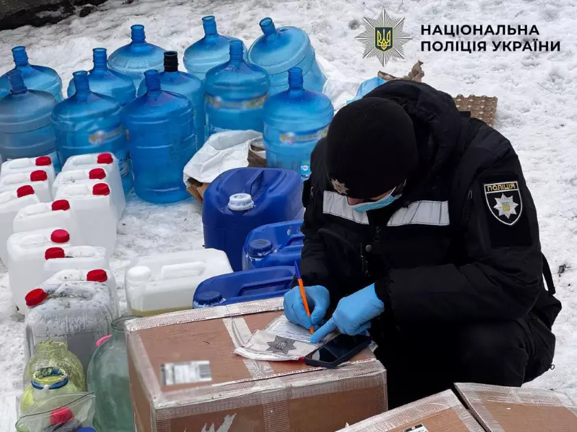 Операція «Рубікон»: у Києві ліквідували наркомережу з трьома підпільними лабораторіями - 3