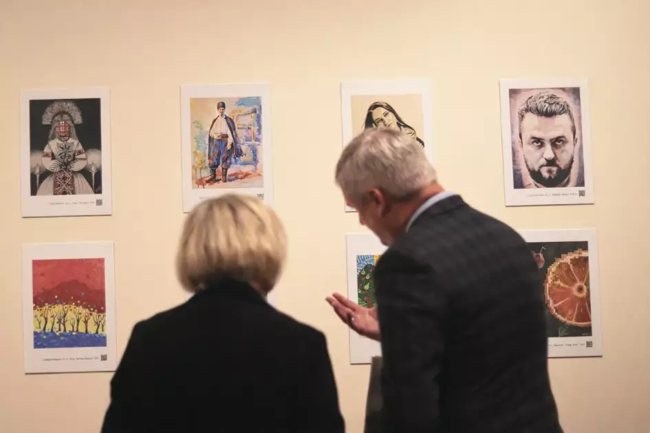 Українське мистецтво війни показали в Афінах: виставка «Покоління війни» відкрилася у Goethe-Institut - 3