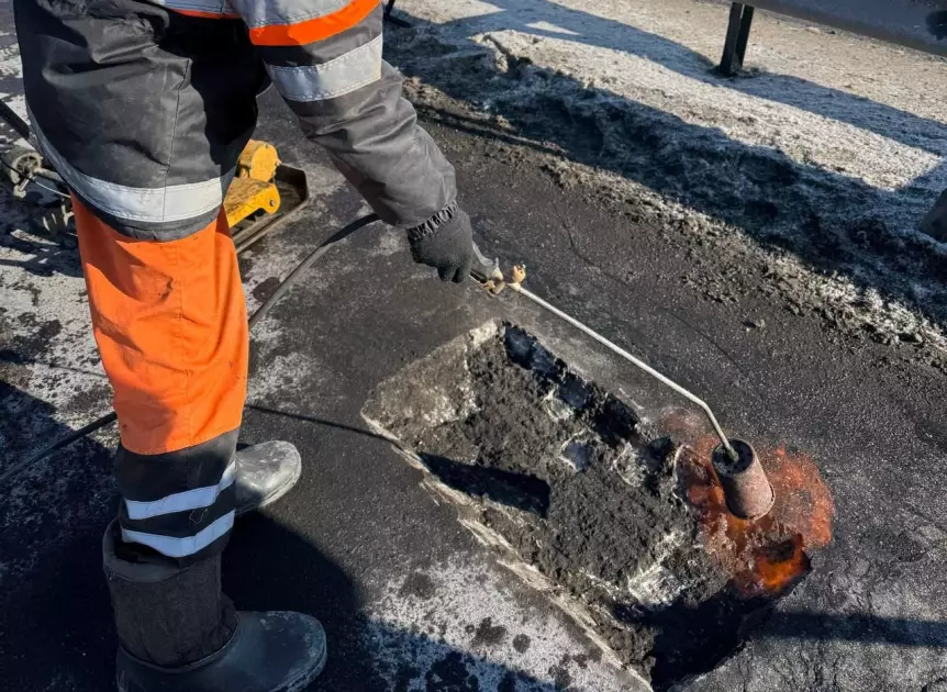 Понад 7 тисяч «квадратів» латок: у Києві прискорили ремонт небезпечних ям - 1