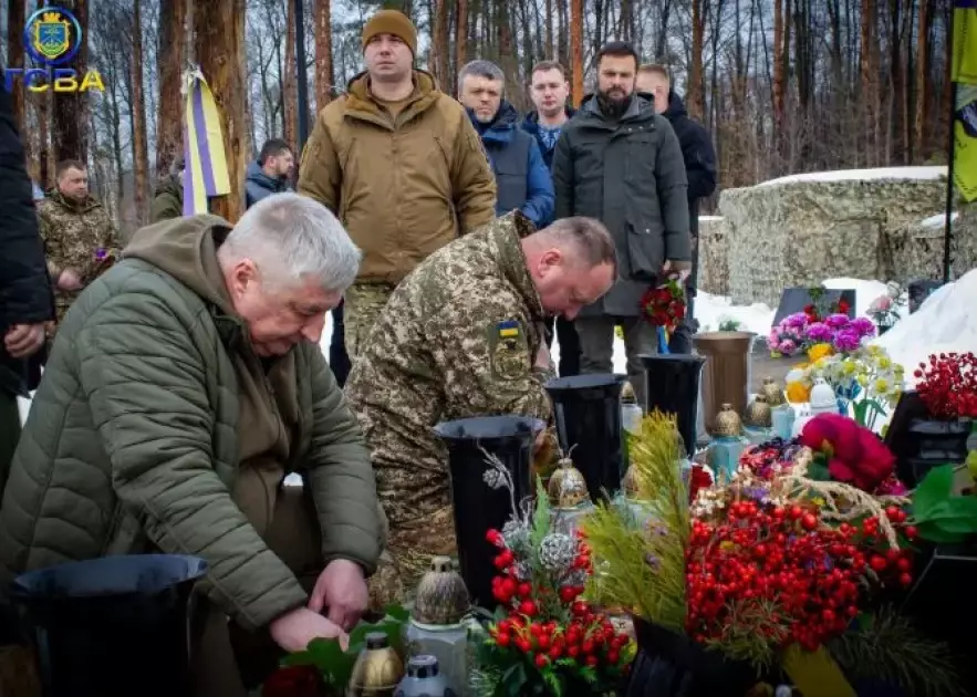У Мощуні та Гостомелі вшанували полеглих воїнів: родинам передали державні нагороди - 1