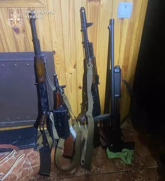 Арсенал у лікарні: у Києві викрили незаконний збут зброї та боєприпасів - 5