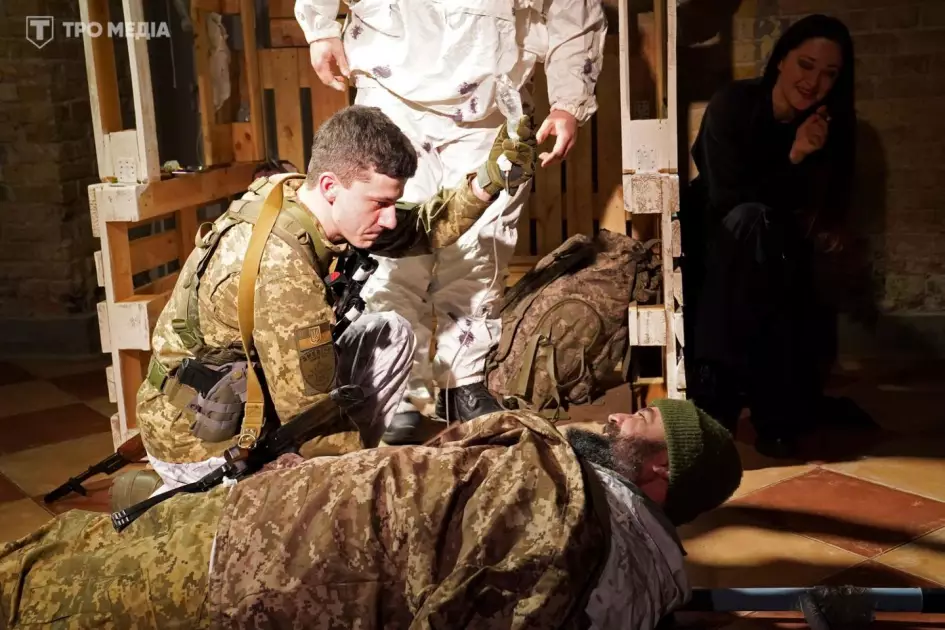 «21» — маніфест жіночої стійкості: у столиці показали постановку, де межа між сценою і залом зникає - 8