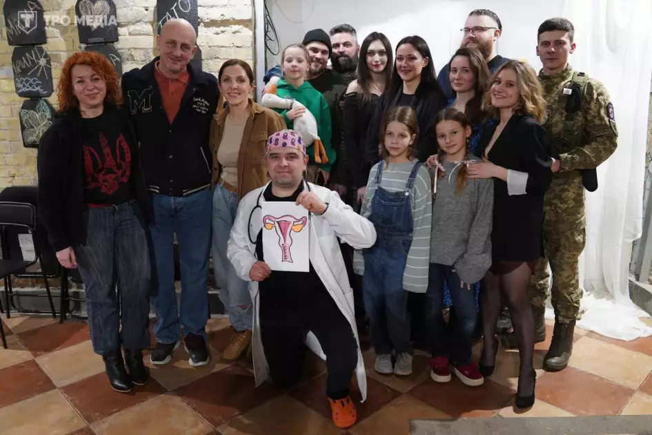 «21» — маніфест жіночої стійкості: у столиці показали постановку, де межа між сценою і залом зникає - 4