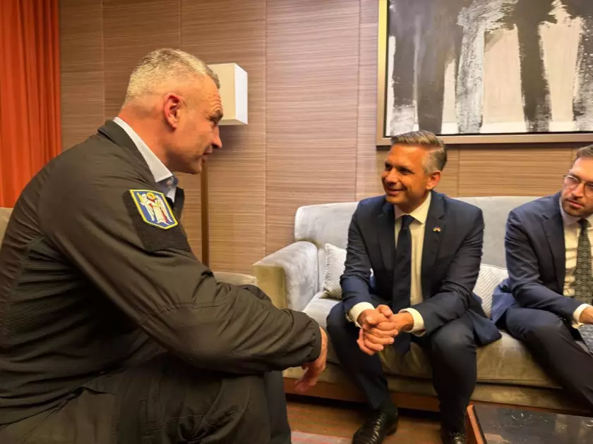 Австрія передала Києву дві теплові установки: мер обговорив співпрацю з міністром Гаттманнсдорфером - 1