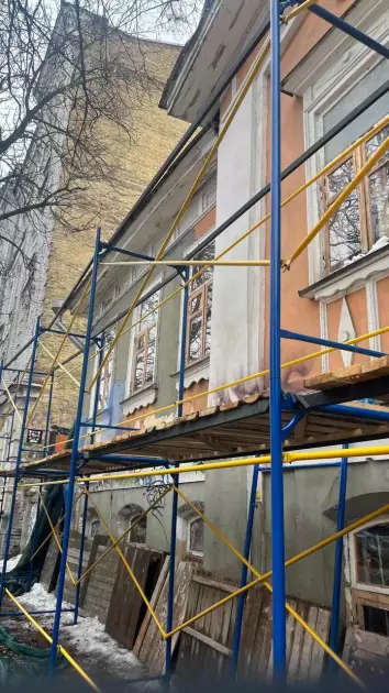 На Ярославовому Валу знову оточили риштуваннями «Будинок із хлібною лавкою» - 2