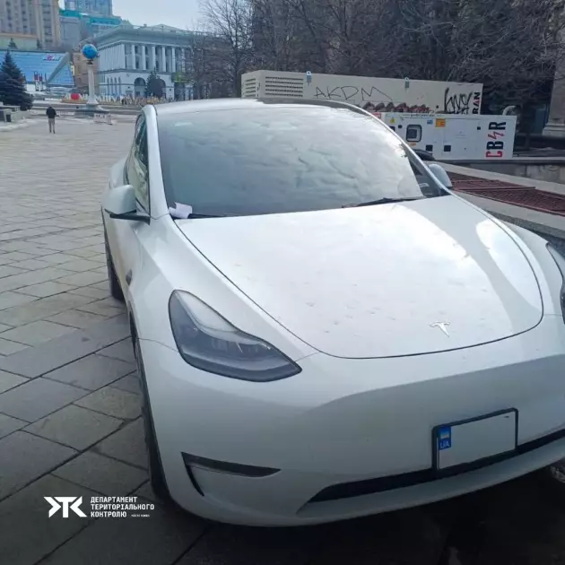 У Києві машини на Хрещатику одразу поїдуть на штрафмайданчики - 3