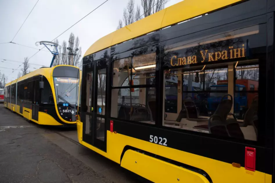 У Києві на два тижні змінять рух трамваїв: які маршрути обмежать - 1