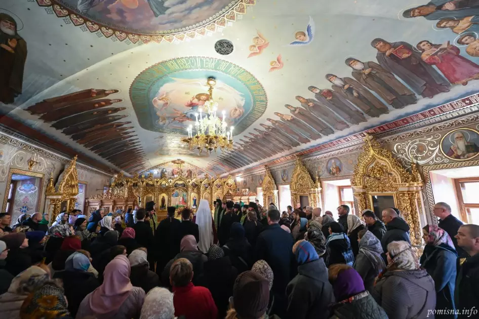 Після тривалої перерви: у Лаврі відкрили Ближні печери і провели першу молитву за Україну - 5