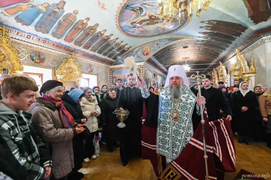 Після тривалої перерви: у Лаврі відкрили Ближні печери і провели першу молитву за Україну - 4