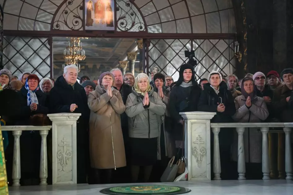 Після тривалої перерви: у Лаврі відкрили Ближні печери і провели першу молитву за Україну - 3