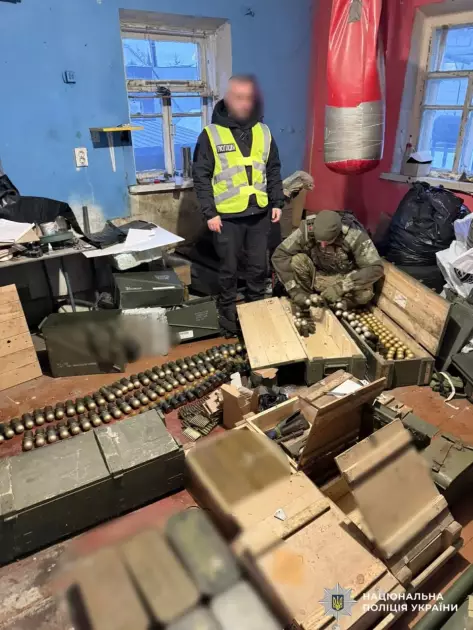 Арсенал у гаражах: у Києві та області вилучили понад 11 тисяч набоїв і гранатомети - 1