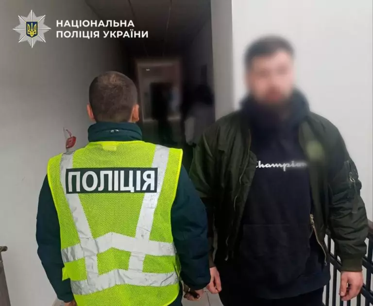 У Києві молодики виманили у літніх жінок 9 млн грн, видаючи себе за поліцію - 4