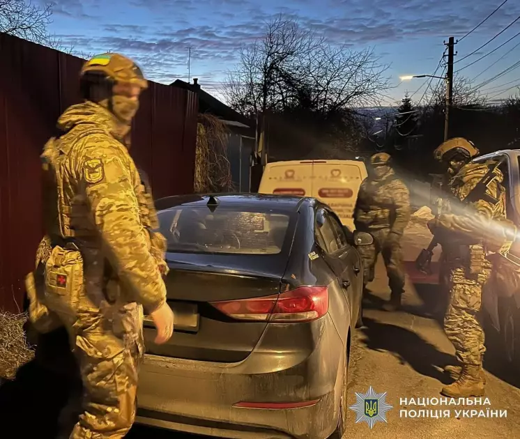 У Києві молодики виманили у літніх жінок 9 млн грн, видаючи себе за поліцію - 2