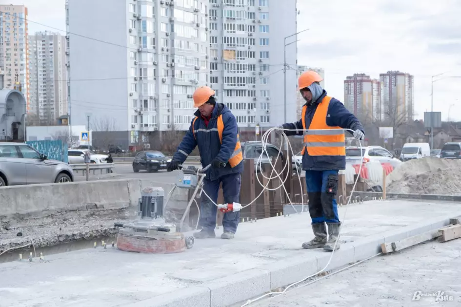 Капітальний ремонт шляхопроводу біля метро «Осокорки»: роботи триватимуть до серпня 2026 року - 6