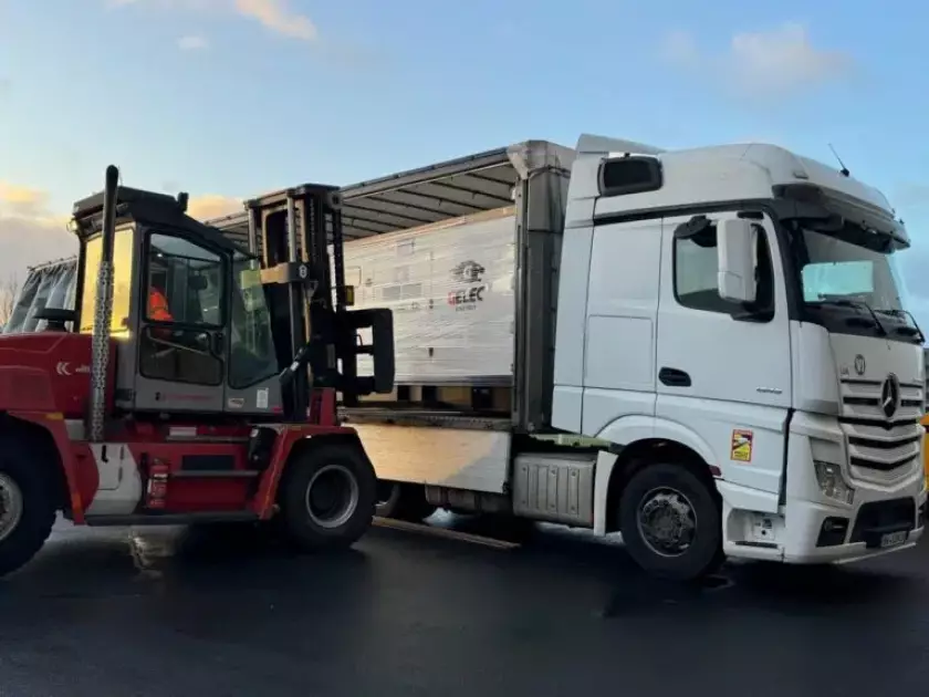 Французькі благодійники передали лікарням Київщини шість потужних генераторів - 3