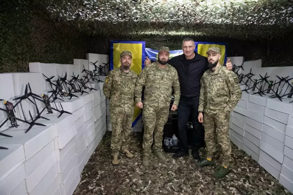 Віталій Кличко передав військовим майже 3100 безпілотників від громади Києва - 1